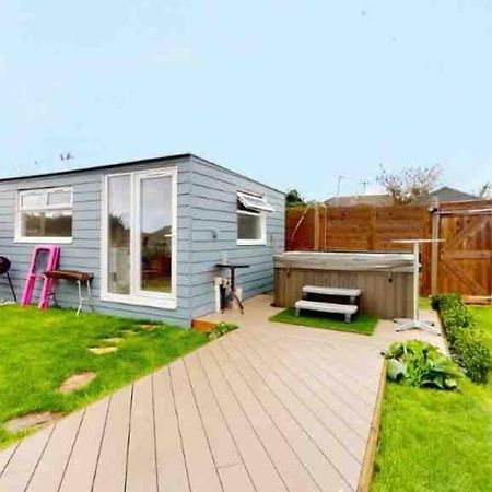 Love Lancing By The Sea With Optional Large Hot Tub Sleeps Up To 8 & Free Parking 빌라 외부 사진