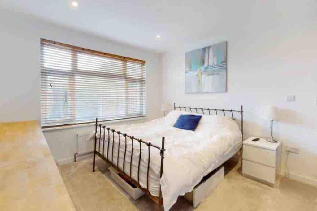 Love Lancing By The Sea With Optional Large Hot Tub Sleeps Up To 8 & Free Parking 빌라 외부 사진