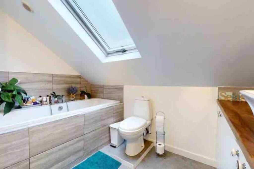 Love Lancing By The Sea With Optional Large Hot Tub Sleeps Up To 8 & Free Parking 빌라 외부 사진
