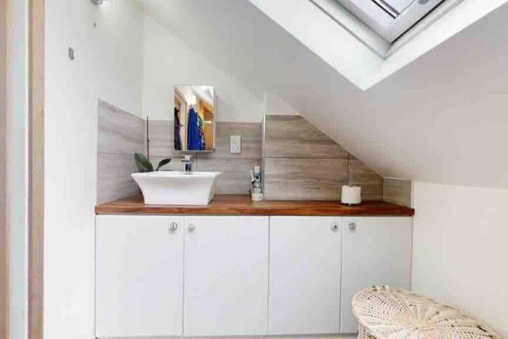 Love Lancing By The Sea With Optional Large Hot Tub Sleeps Up To 8 & Free Parking 빌라 외부 사진