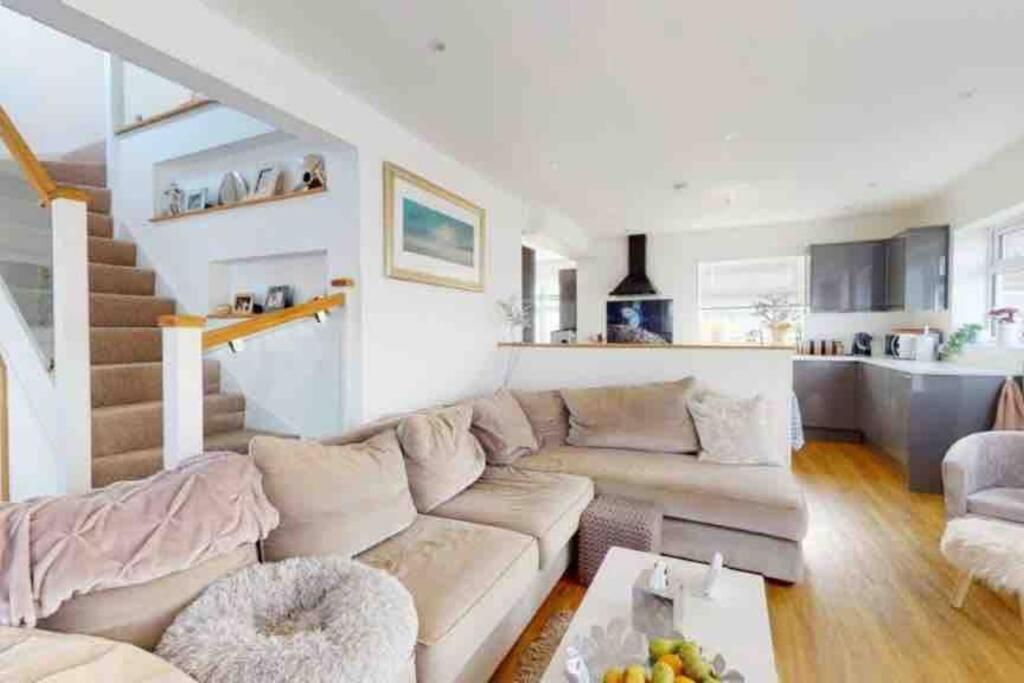 Love Lancing By The Sea With Optional Large Hot Tub Sleeps Up To 8 & Free Parking 빌라 외부 사진